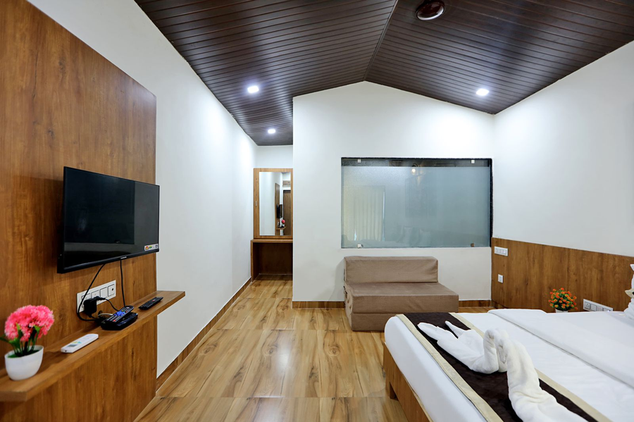 gir night resort