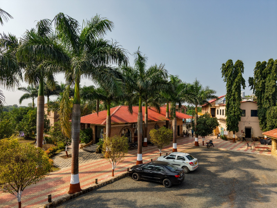gir night resort
