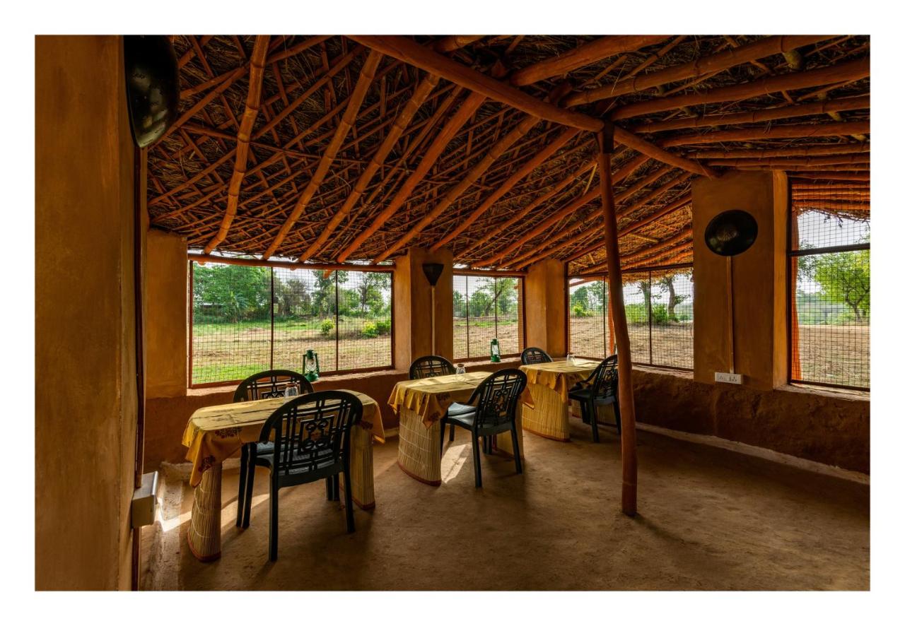Chandera Kothi,Orchha Fort,3 star
