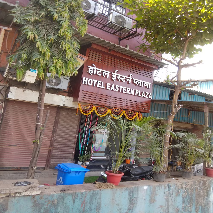 Hotel Eastern Plaza,Shop No 5,6 Vatsalatai Naik Nagar, Cross Shiv Shrusti Chembu Rde Express Highway, Kurla, Mumbai, Maharashtra 400071,2 star