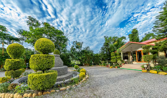 Aura By Xperience, Corbett,,4 star