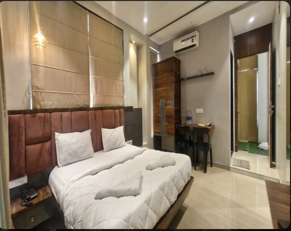 Kesar Inn Banquet And Lodging,,3 star