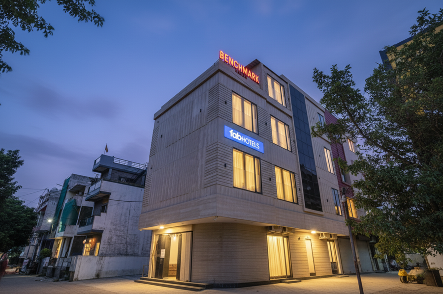 Fabhotel Benchmark,,3 star
