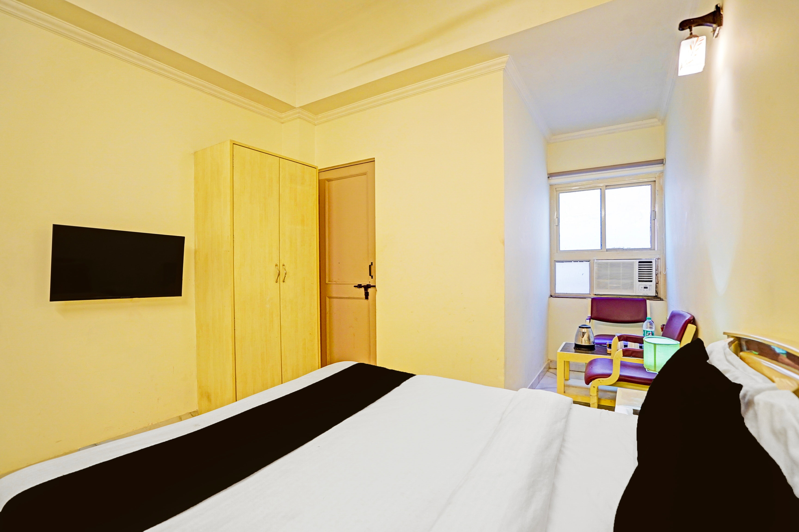 super townhouse oak nirman nagar mansarovar formerly the tulip regency