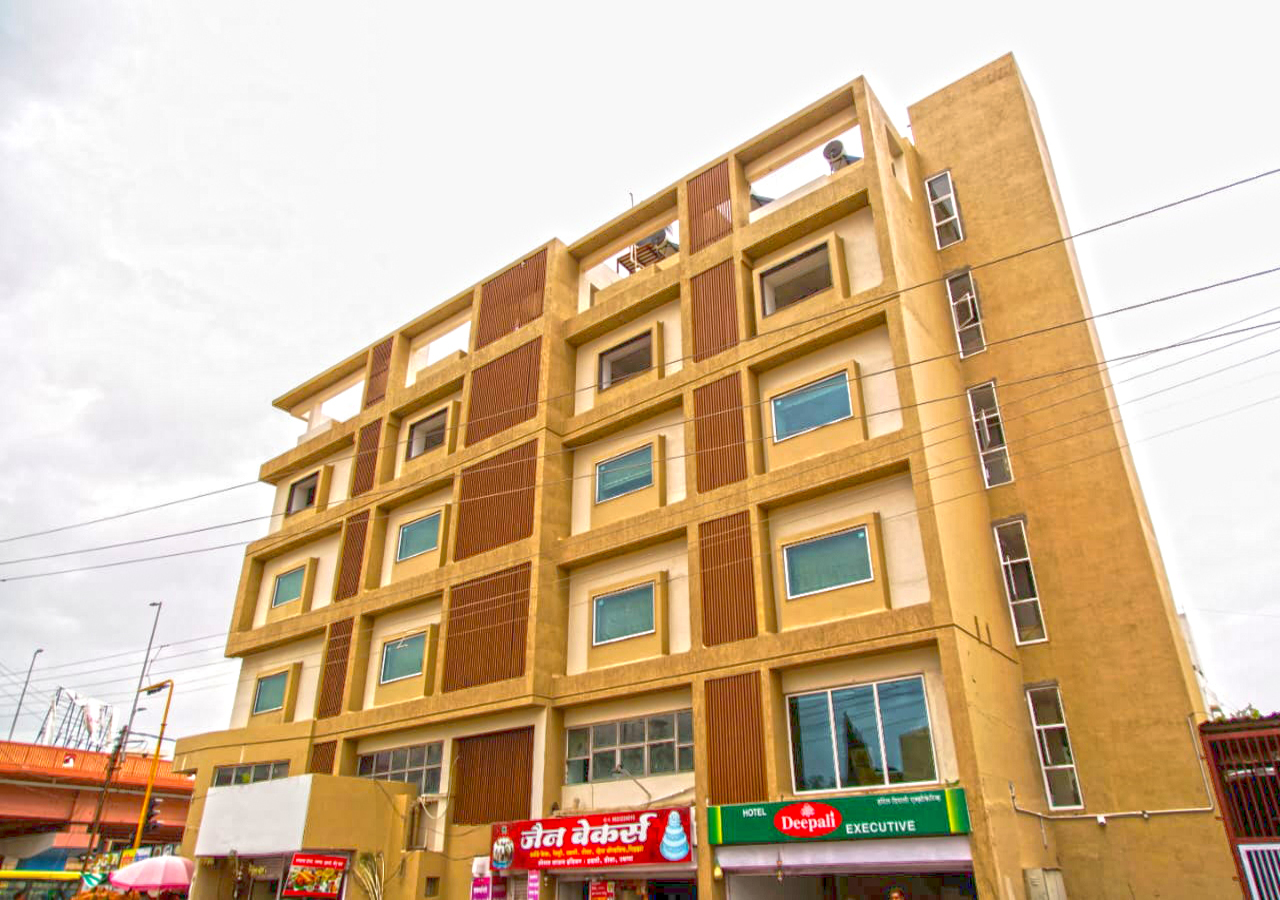 Hotel Deepali Executive,Plot No.1 N2 Cidco Cidco Bus Stand, Plot No 1 Cidco, Jalna Road, N 2, Aurangabad, Maharashtra 431003,3 star
