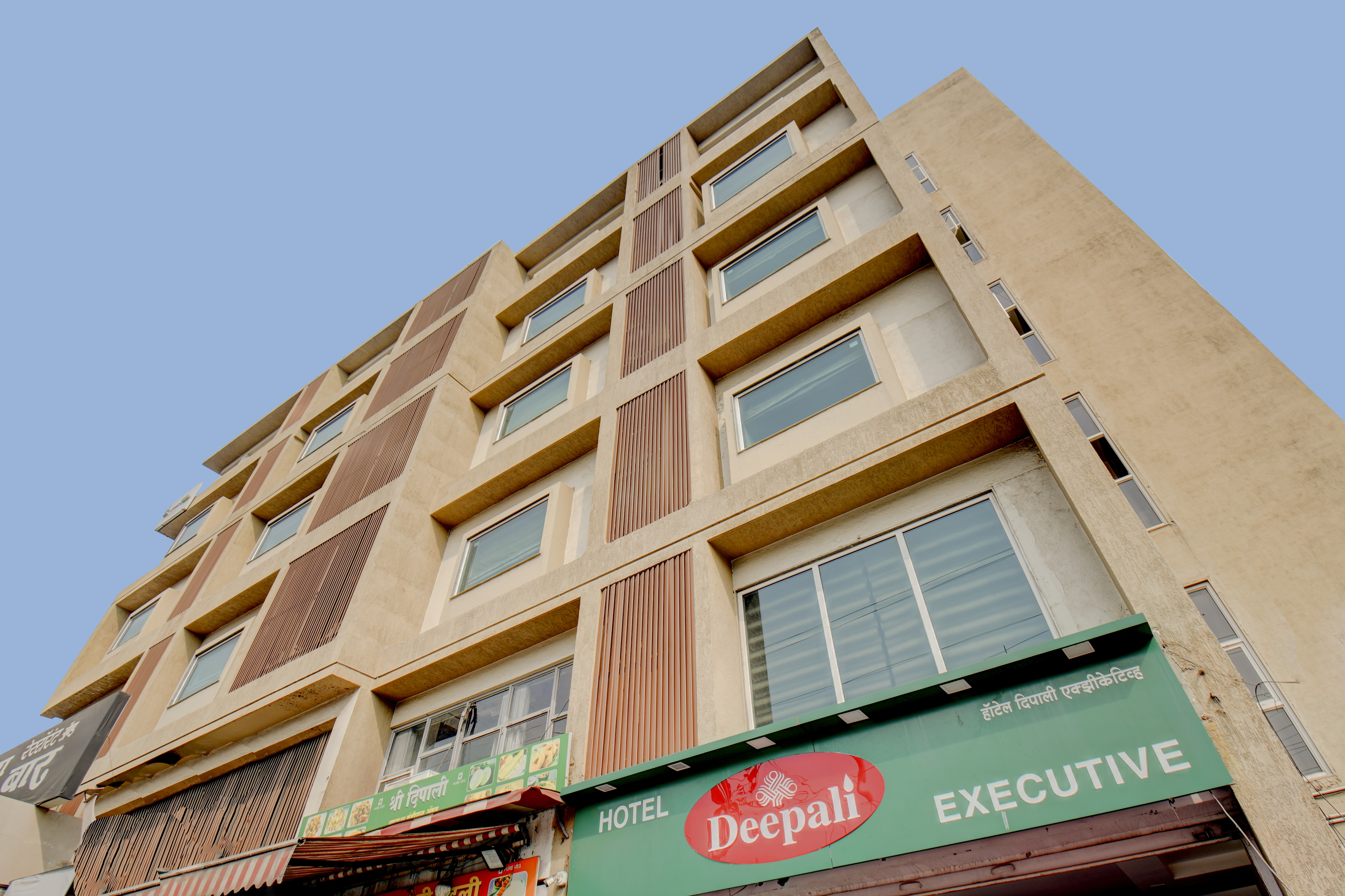 Hotel Deepali Executive,Plot No.1 N2 Cidco Cidco Bus Stand, Plot No 1 Cidco, Jalna Road, N 2, Aurangabad, Maharashtra 431003,3 star