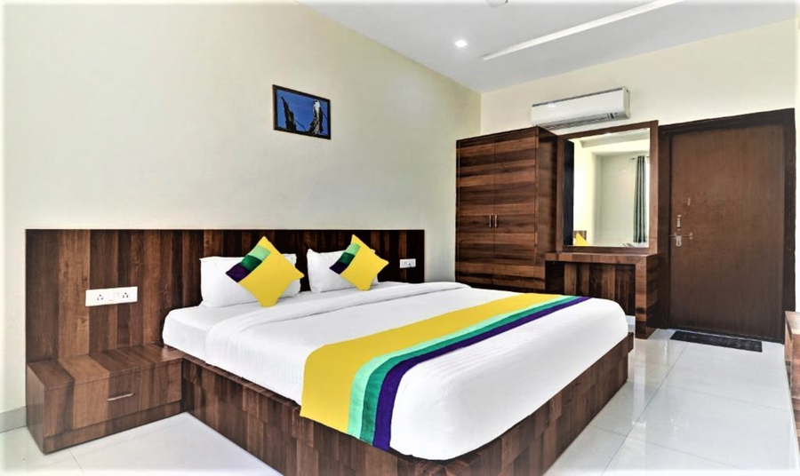 Hotel Ravi Residency,,3 star