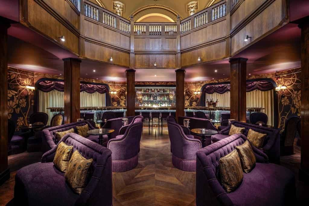 loscar london