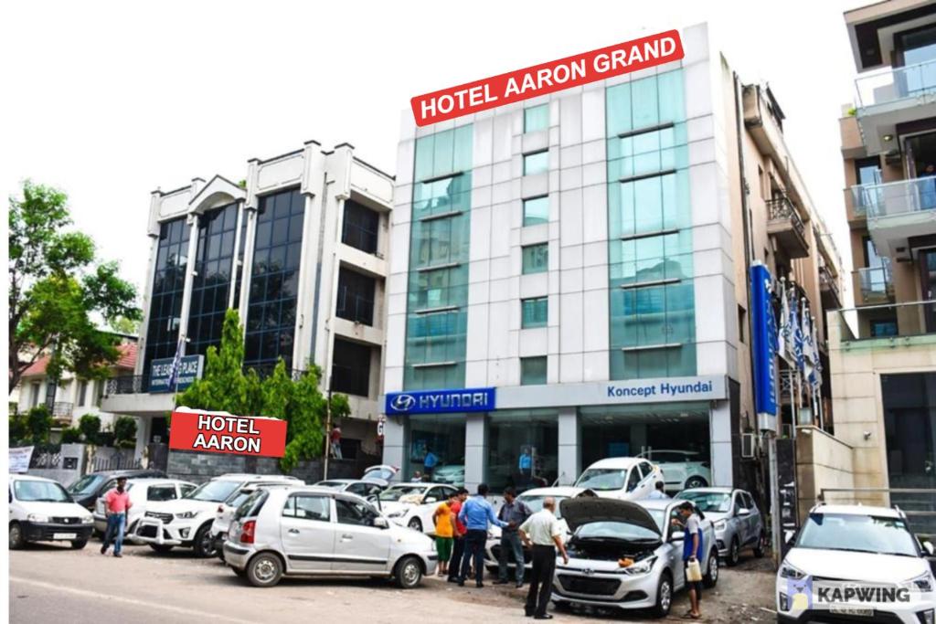 Aaron Residency,Greater Kailash,3 star