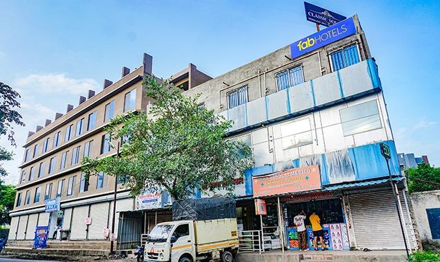 Fabhotel Classic Square,Plot No 3450, Shri Krishna Building, Pune Nagar Road, Opp Shiv Sagar Restaurant, Khandve Nagar, Wagholi, Pune, Maharashtra, 412207,3 star