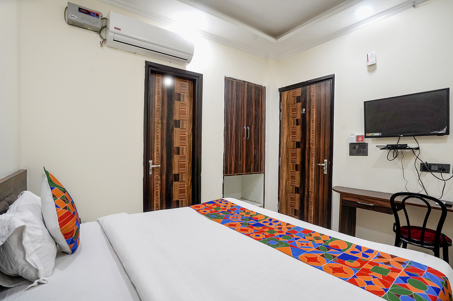 fabhotel 17 suites kailash hospital