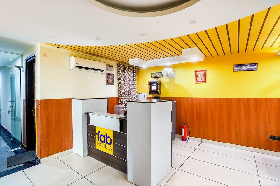 fabhotel 17 suites kailash hospital