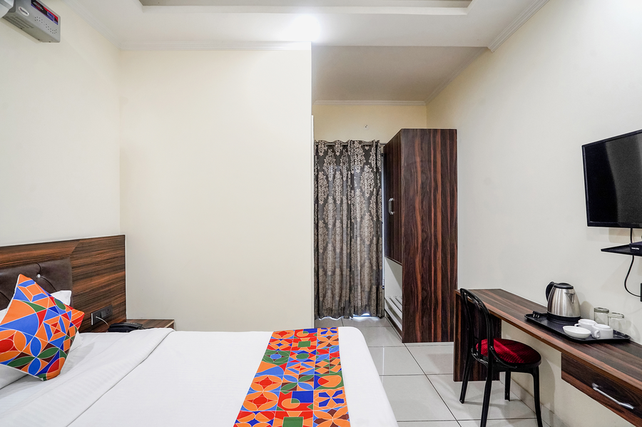 fabhotel 17 suites kailash hospital