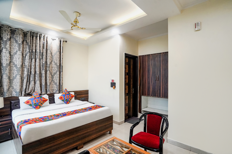 fabhotel 17 suites kailash hospital