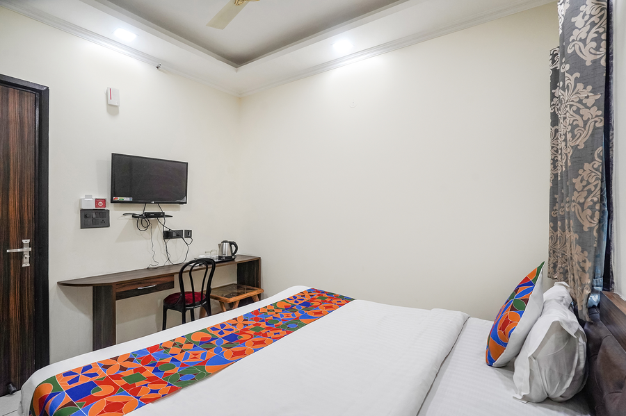fabhotel 17 suites kailash hospital