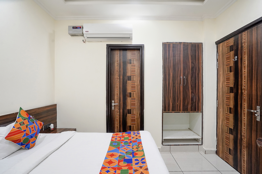 fabhotel 17 suites kailash hospital
