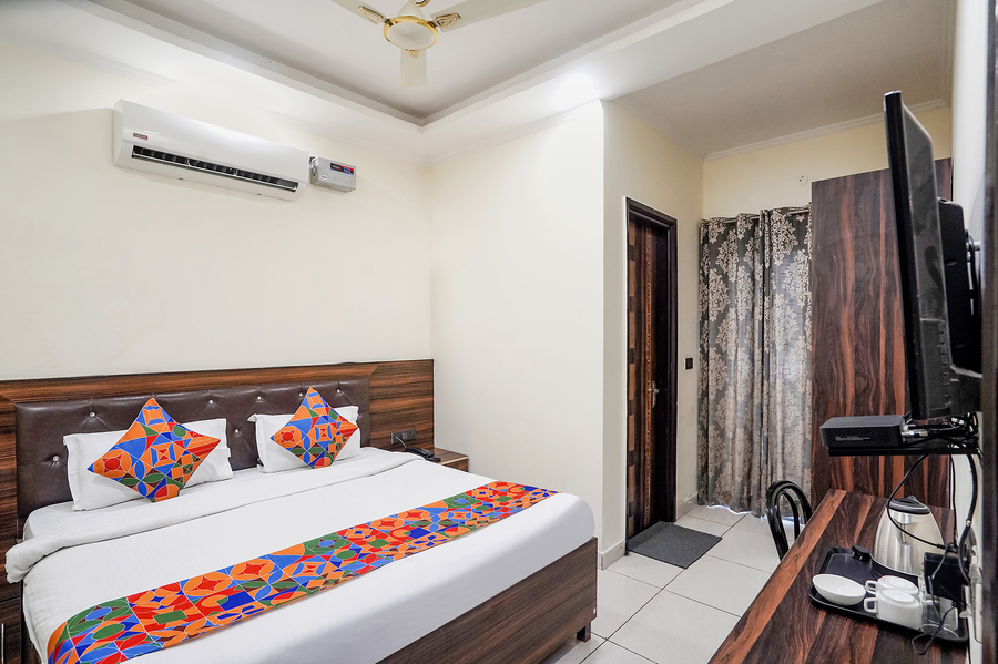fabhotel 17 suites kailash hospital