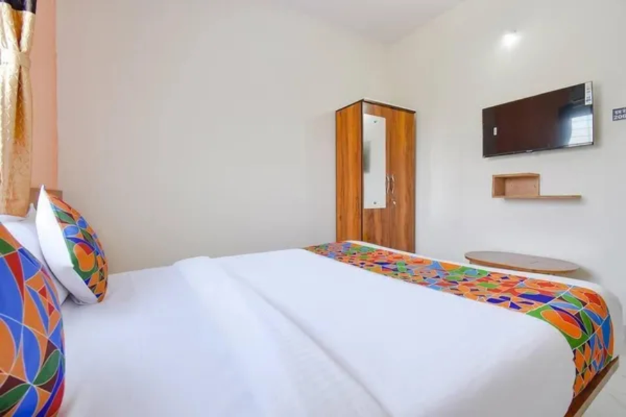 fabhotel silver 9