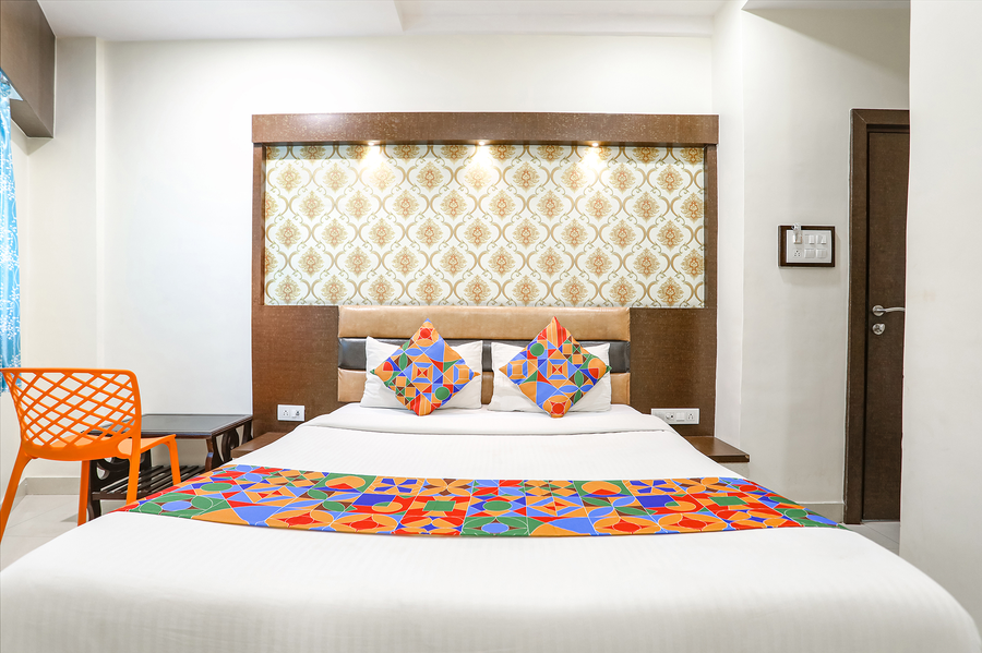 Fabexpress Geeta Palace,,3 star