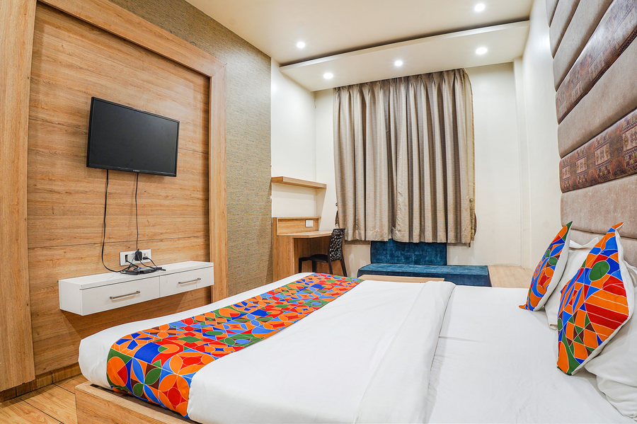 fabhotel om palace