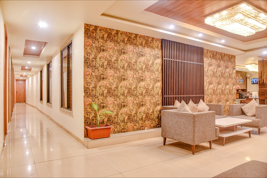 fabhotel om palace