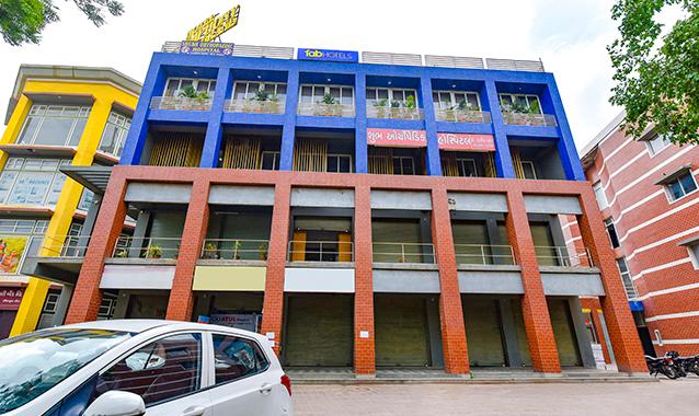 fabhotel symphony grand