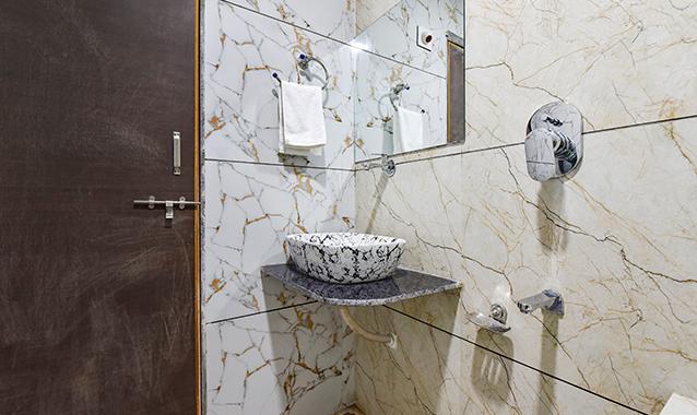 fabhotel symphony grand