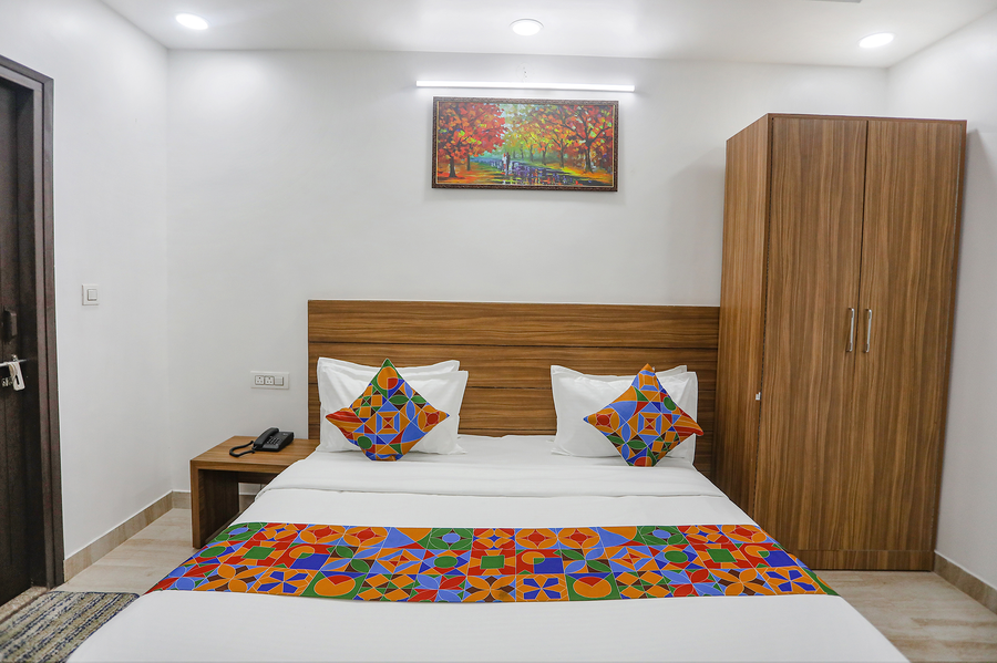 fabhotel unique stay