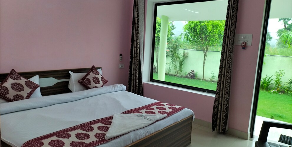 Rajaji Retreat Resort,Ganga Bhogpur Talla,3 star