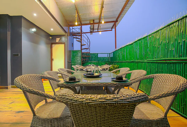 Hotel Crown,Near Golden Temple,3 star