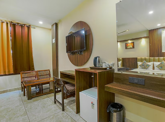 Hotel Crown,Near Golden Temple,3 star