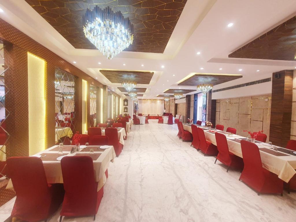 Hotel Shrinath Palace,Civil Lines, Jhansi,3 star