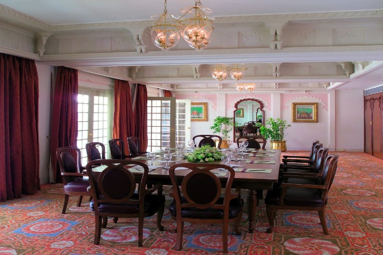 taj lake palace udaipur