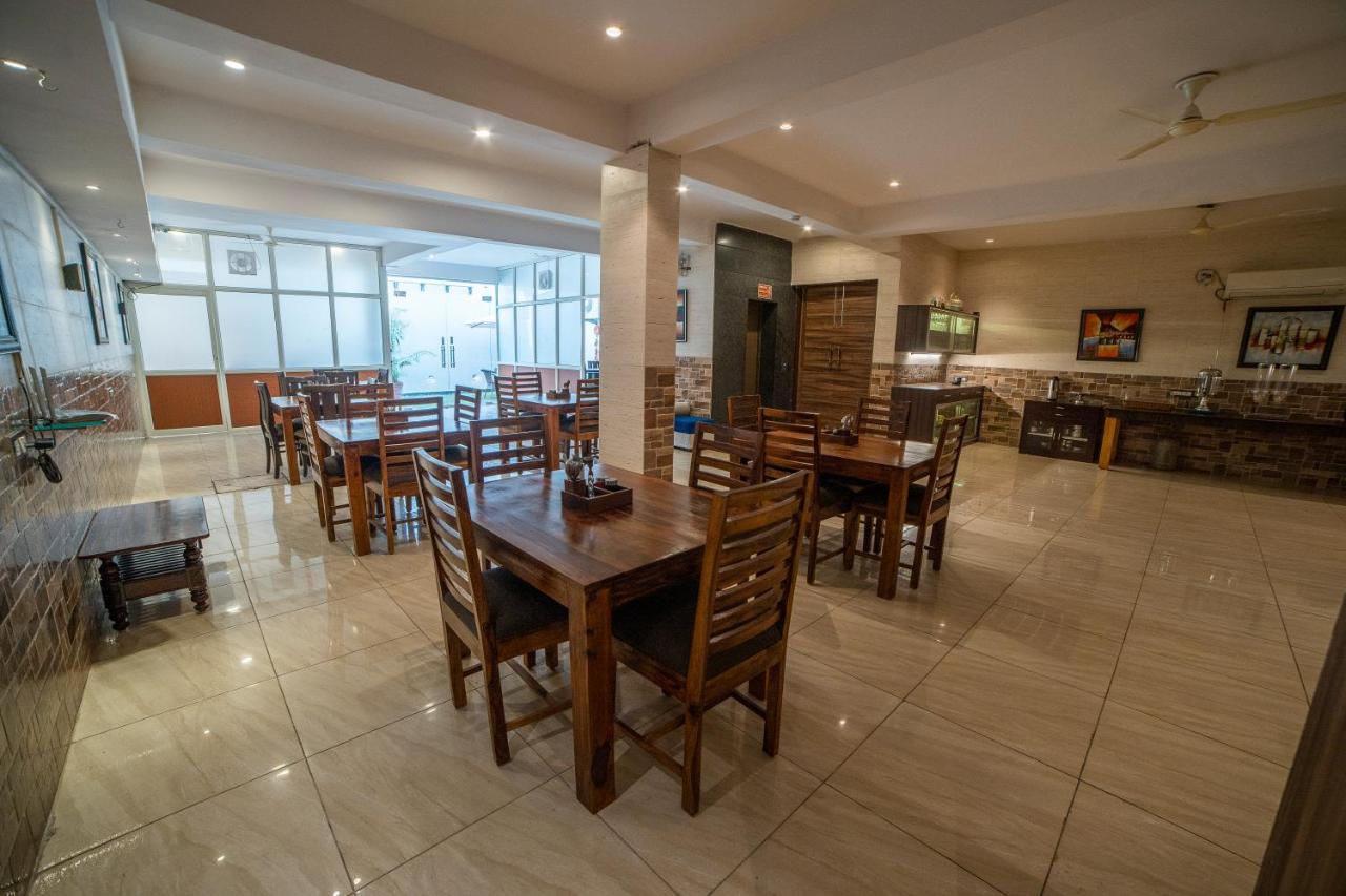 Hotel Gracia Golf -Gurgaon,Sector 43,3 star