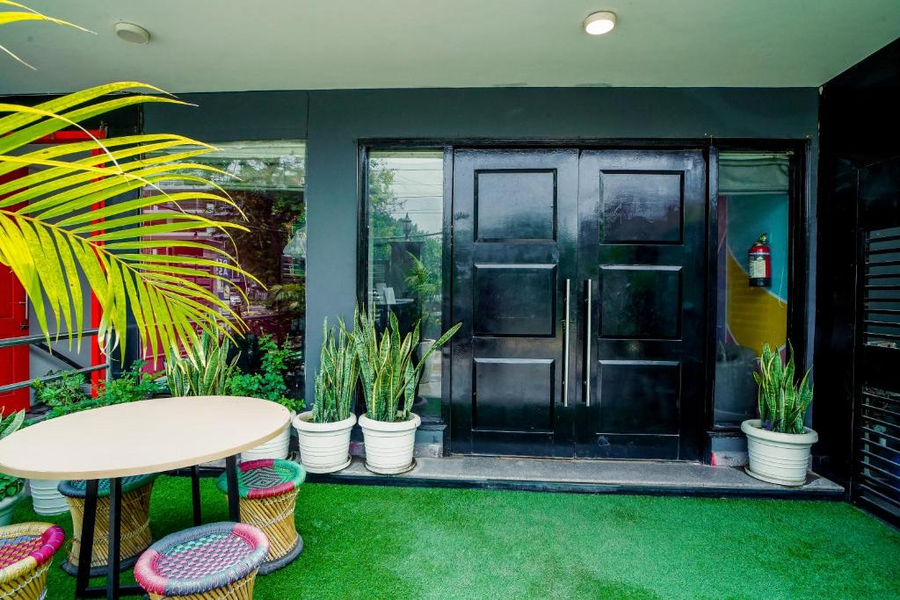 saltstayz express medicity near medanta hospital