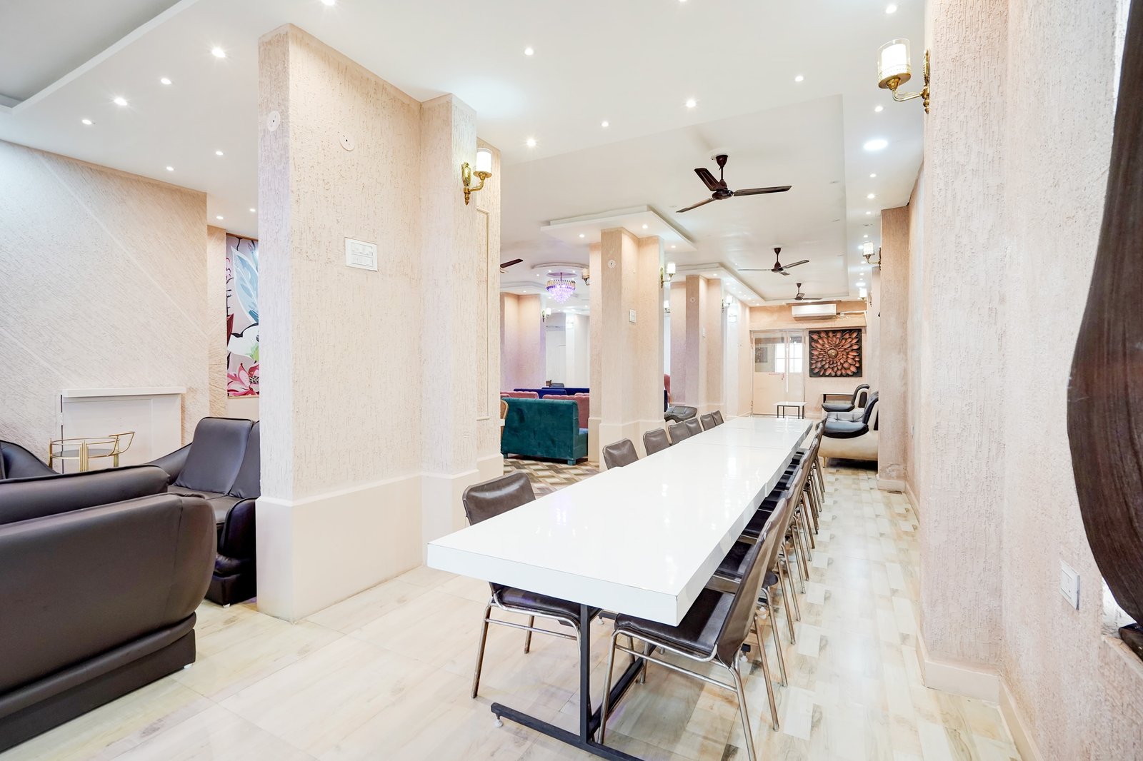 Townhouse City Mall Kota Formerly Hotel High Society,Opp. To Vishal Mega Mart, Kotri, Road, Gumanpura Rd, Gumanpura, Kota, Rajasthan 324007,3 star