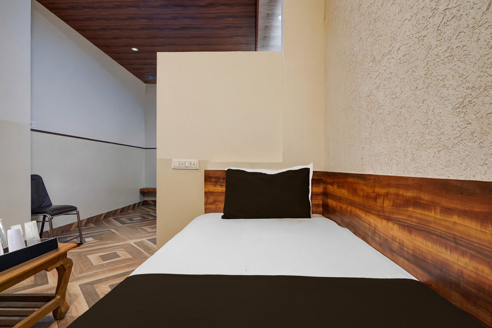 townhouse city mall kota formerly hotel high society