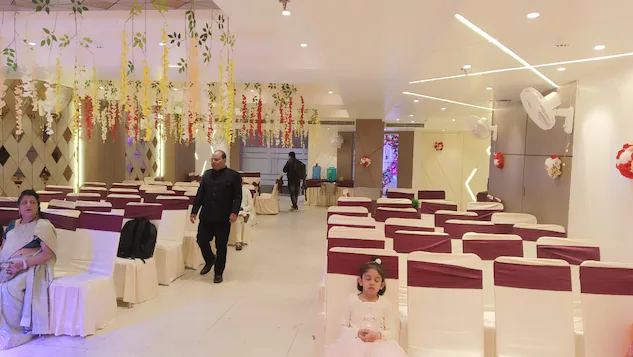 Hotel D Silver Leaf,82/16, Guru Govind Singh Marg, Lalkuan, Lucknow, Uttar Pradesh 226004,4 star