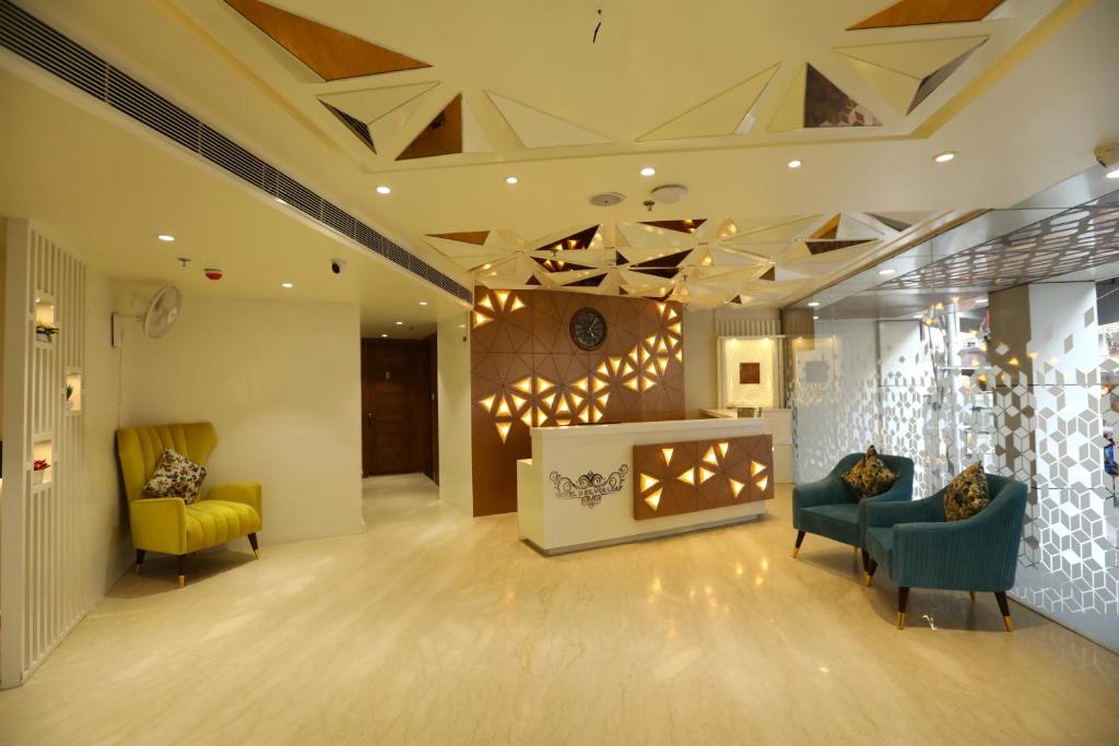 Hotel D Silver Leaf,82/16, Guru Govind Singh Marg, Lalkuan, Lucknow, Uttar Pradesh 226004,4 star