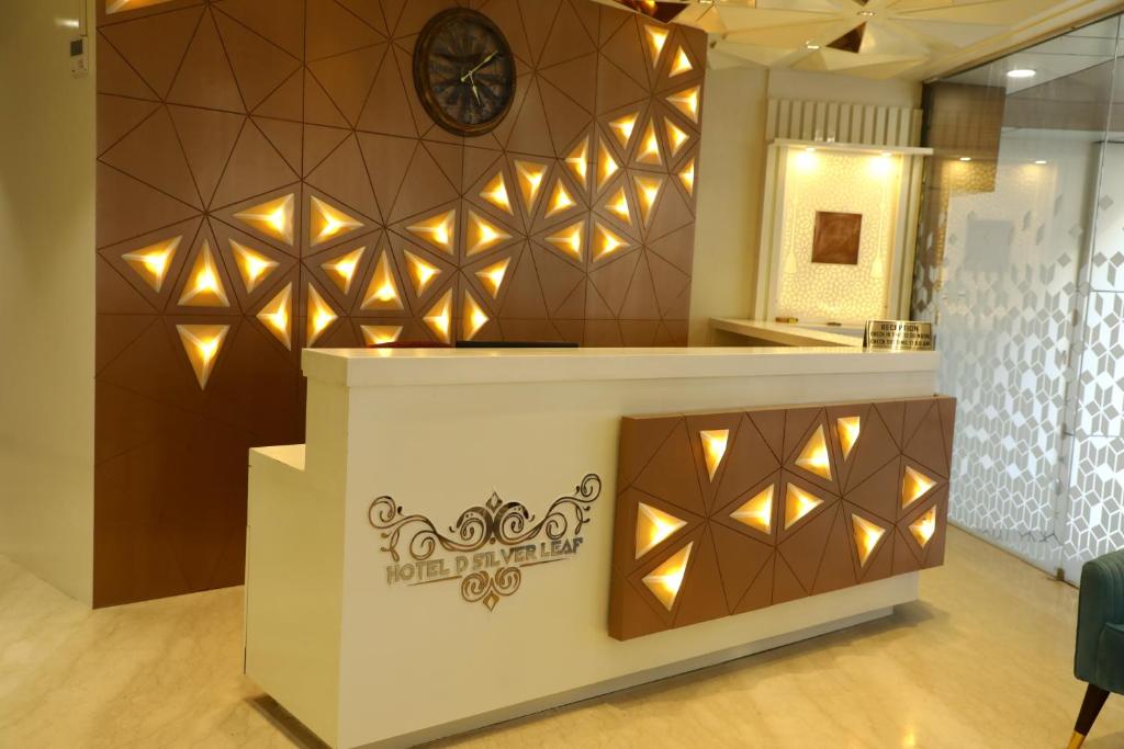 Hotel D Silver Leaf,82/16, Guru Govind Singh Marg, Lalkuan, Lucknow, Uttar Pradesh 226004,4 star