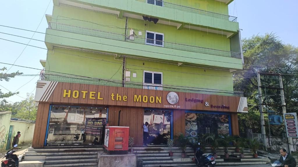 Hotel The Moon