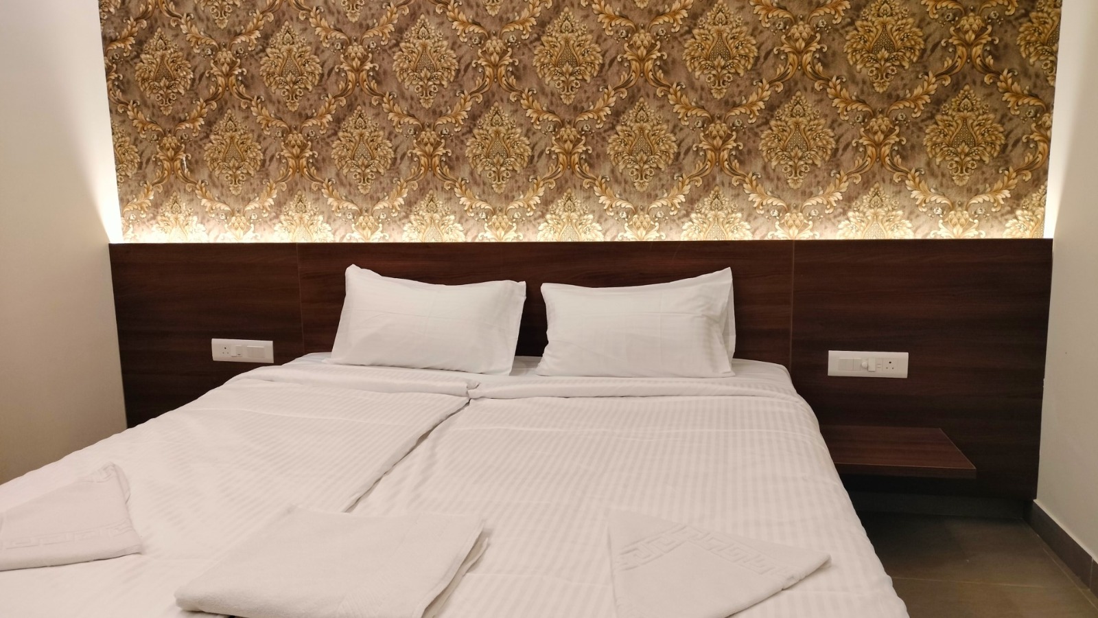 Test Hotel Uttarakhand,Nainital>>Haldwani,4 star