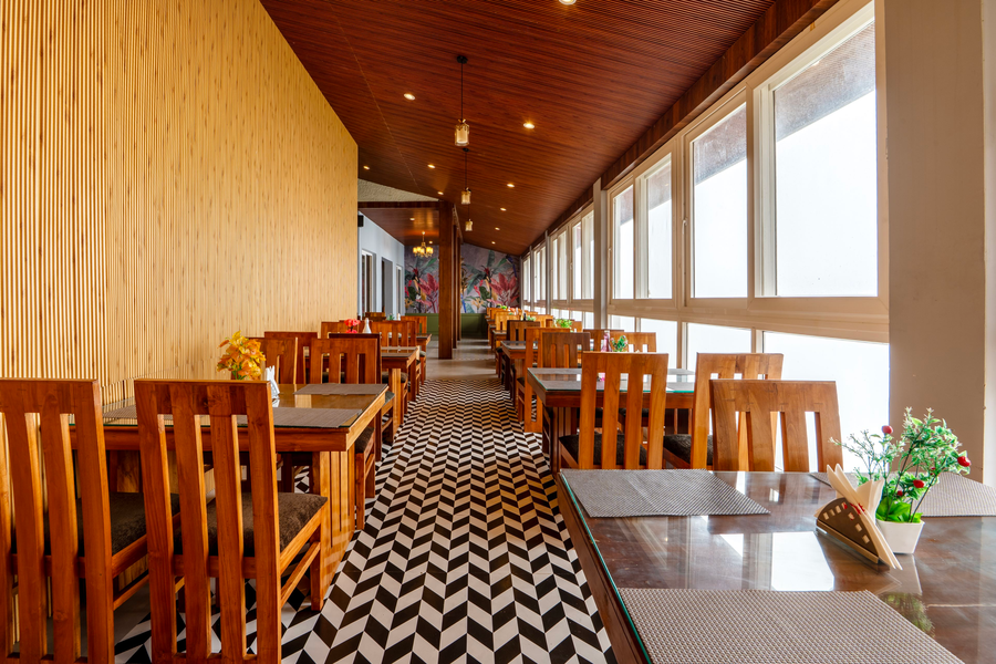 treebo premium queen of hills near mall road