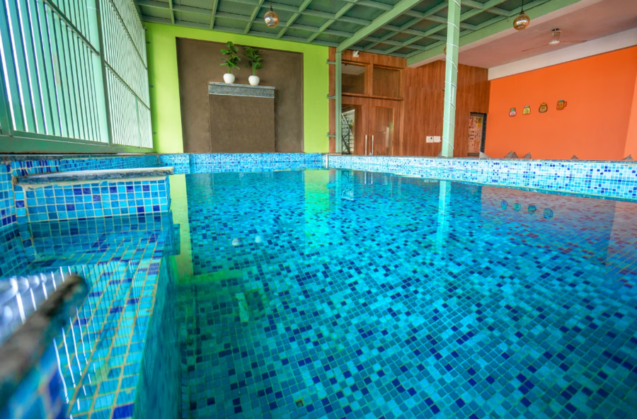 hotel sparkle inn just 400 meters from udaipur railway station