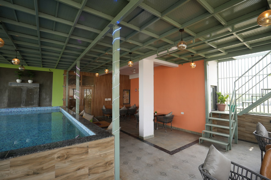 hotel sparkle inn just 400 meters from udaipur railway station