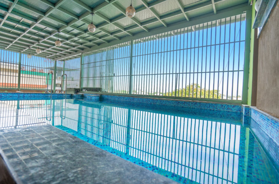 hotel sparkle inn just 400 meters from udaipur railway station