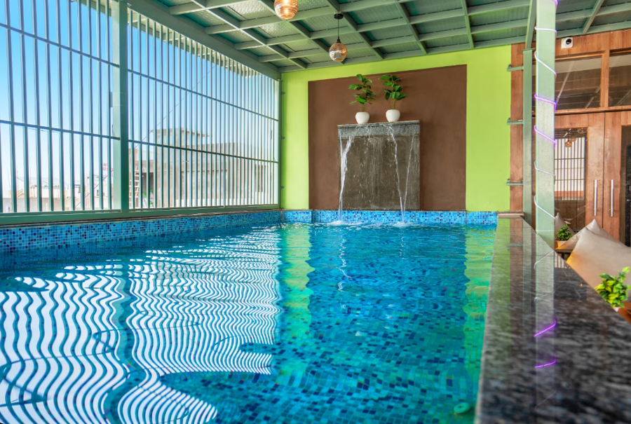 hotel sparkle inn just 400 meters from udaipur railway station