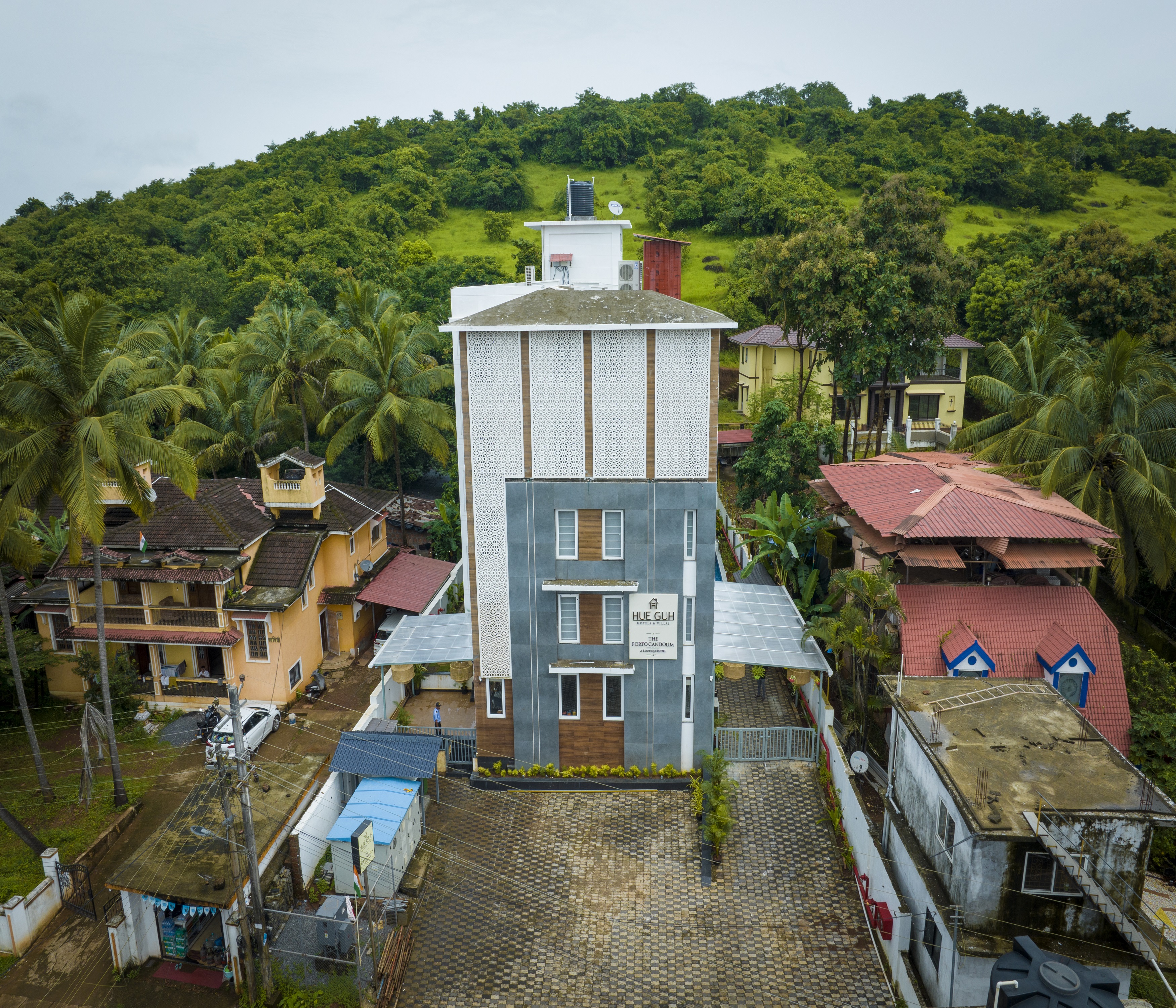 Hue Guh The Porto Candolim,H.No. 344/3, Survey No. 94/11,Marra, Saipem , Candolim Road, North Goa,403114,3 star
