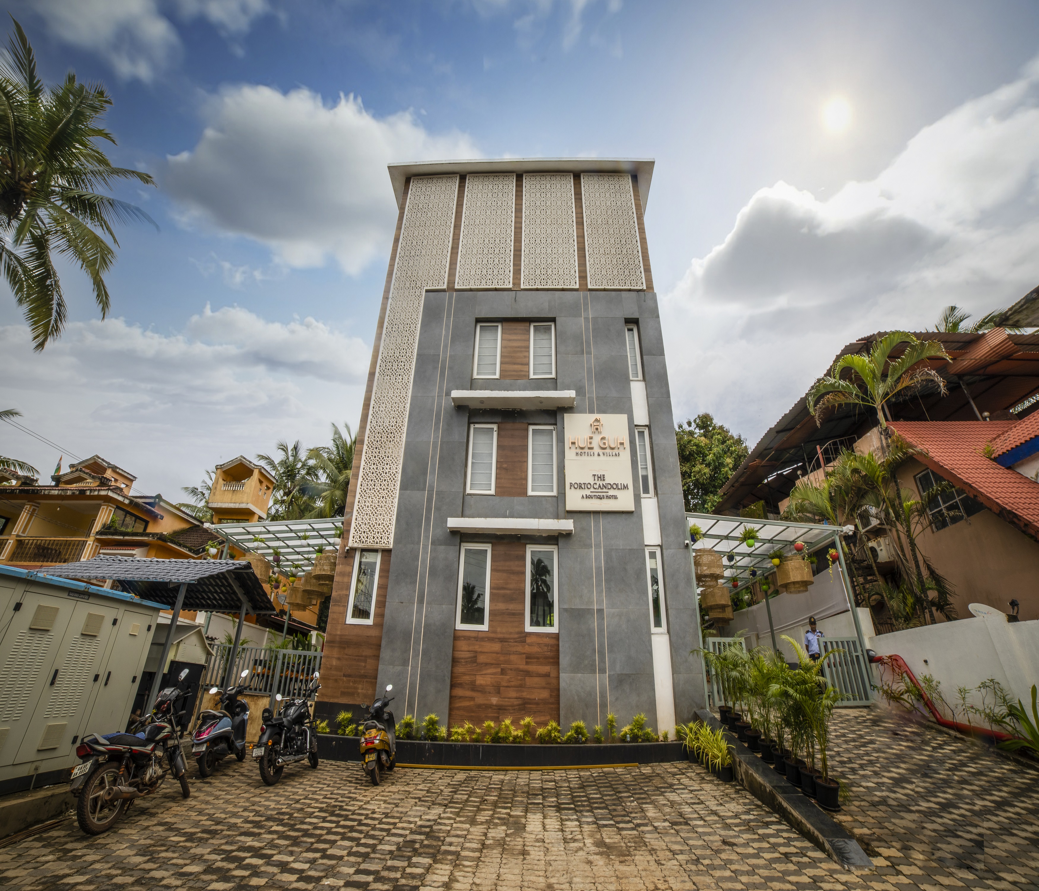 Hue Guh The Porto Candolim,H.No. 344/3, Survey No. 94/11,Marra, Saipem , Candolim Road, North Goa,403114,3 star
