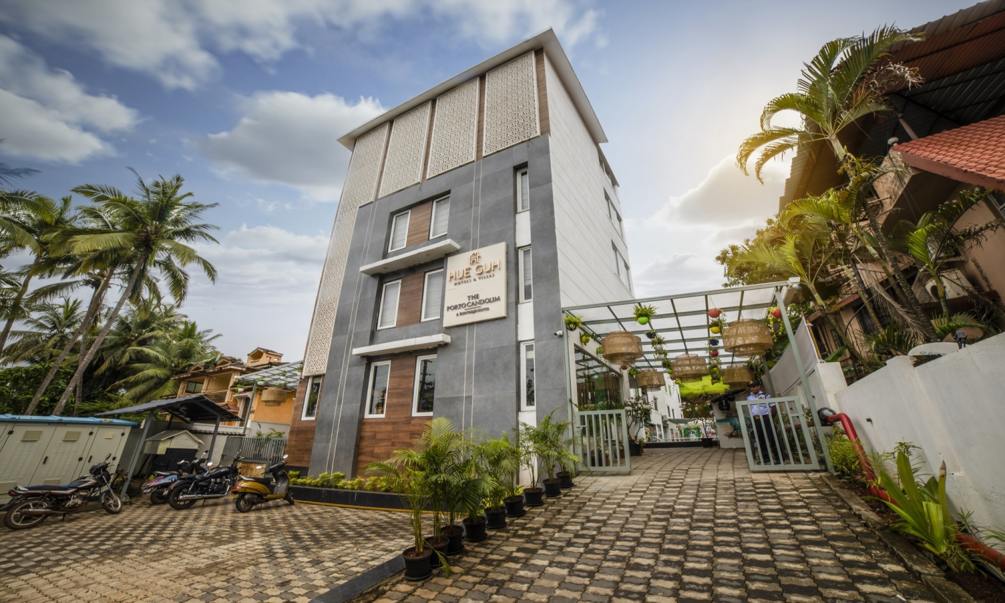 Hue Guh The Porto Candolim,H.No. 344/3, Survey No. 94/11,Marra, Saipem , Candolim Road, North Goa,403114,3 star